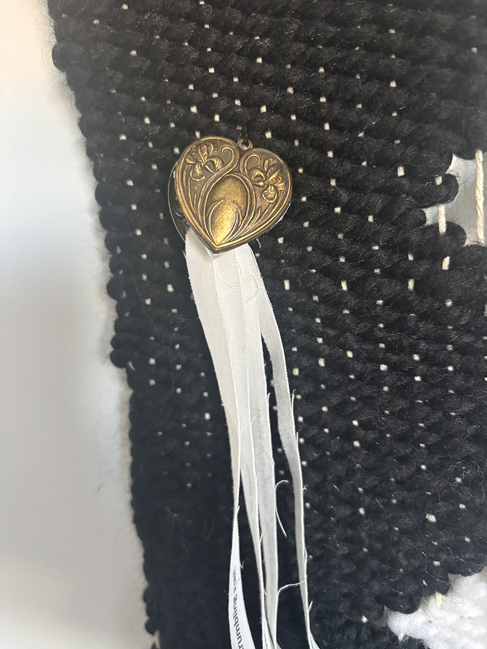 Black and White 2 - Image 9